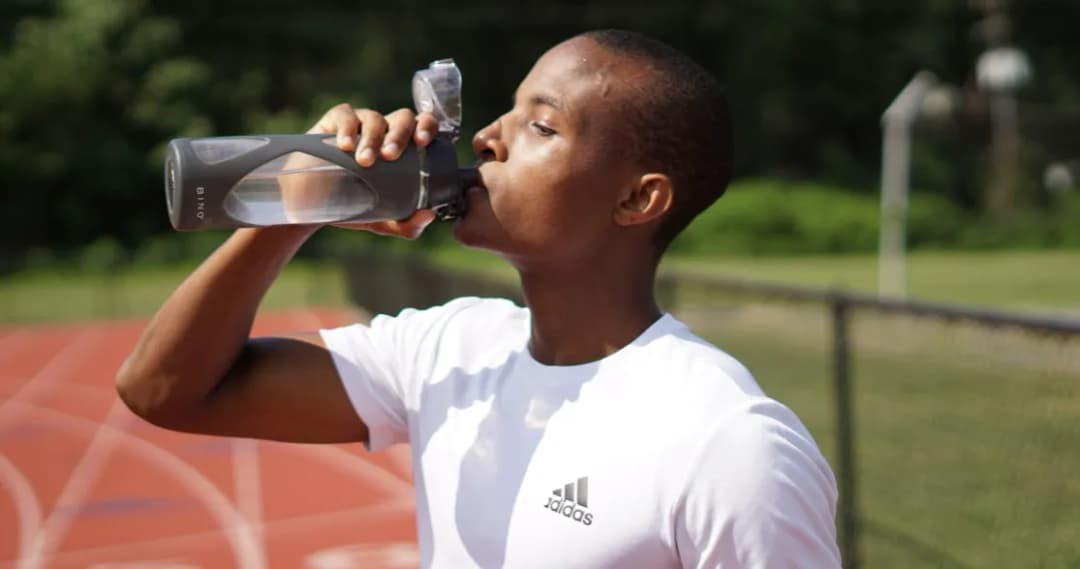 Co pić po bieganiu, aby skutecznie nawadniać organizm i regenerować siły