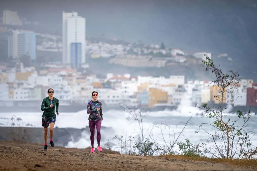 Czy warto biegać codziennie? Odkryj korzyści i ryzyka tej rutyny